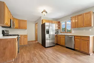 2399 Caton Crest Dr, Crest Hill, IL 60403 - Photo 9