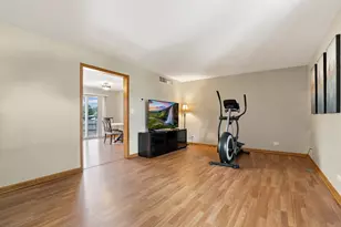 2399 Caton Crest Dr, Crest Hill, IL 60403 - Photo 7