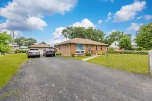 8040 S 85th Ct, Justice, IL 60458 - Photo 17