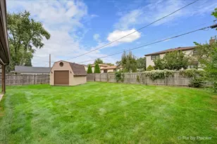 24 W Devon Ave, Roselle, IL 60172 - Photo 27