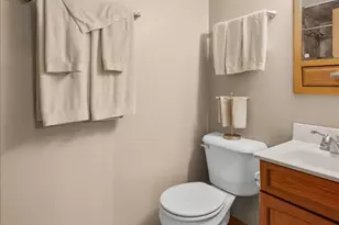 24 W Devon Ave, Roselle, IL 60172 - Photo 23