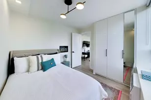 1355 N Sandburg Terrace, Chicago, IL 60610 - Photo 17