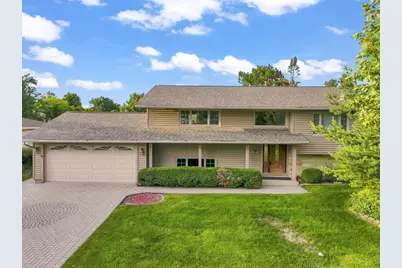 564 Gateshead S, Elk Grove Village, IL 60007 - Photo 1