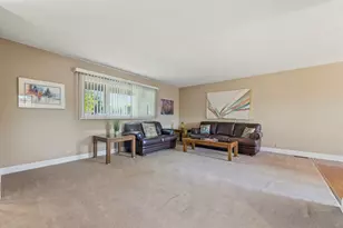 564 Gateshead S, Elk Grove Village, IL 60007 - Photo 5