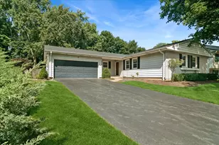 3 Whitehall Ct, Buffalo Grove, IL 60089 - Photo 1