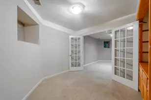 1017 W Dakin Ave, Chicago, IL 60613 - Photo 29