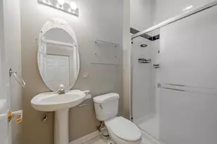 1017 W Dakin Ave, Chicago, IL 60613 - Photo 17