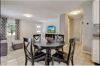 1025 N Main Street, Naperville, IL 60563 - Photo 5