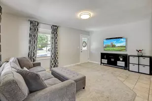 1025 N Main St, Naperville, IL 60563 - Photo 3