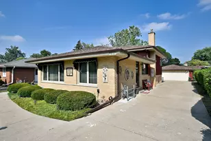 1031 S Belmont Ave, Arlington Heights, IL 60005 - Photo 3