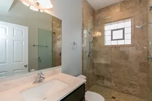 2005 N Hoyne Ave, Chicago, IL 60647 - Photo 15