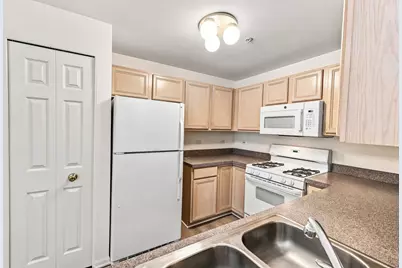 700 Mill Circle #203, Wheeling, IL 60090 - Photo 11