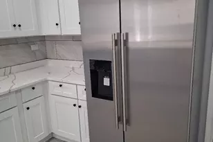 839 W 54th St, Chicago, IL 60609 - Photo 13