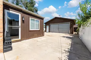 9543 S Mozart St, Evergreen Park, IL 60805 - Photo 17