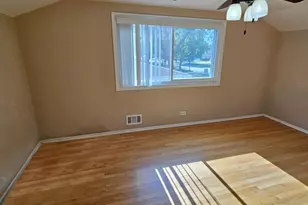 618 W Comstock Ave, Elmhurst, IL 60126 - Photo 17
