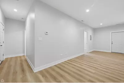 2301 S Laramie Avenue, Cicero, IL 60804 - Photo 13