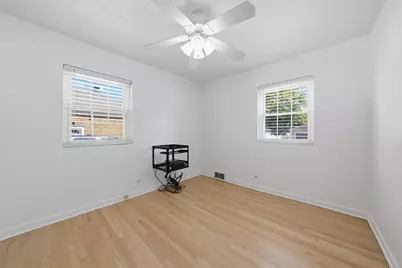 11201 Mandel Avenue, Westchester, IL 60154 - Photo 15