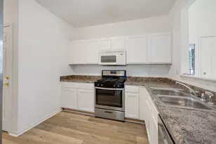 736 Woodewind Dr, Naperville, IL 60563 - Photo 11