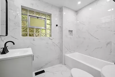 9716 S Prairie Avenue, Chicago, IL 60628 - Photo 15