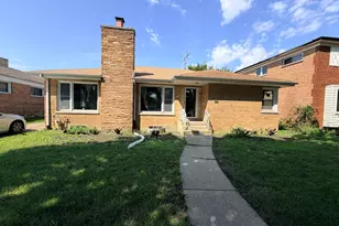 9716 S Prairie Ave, Chicago, IL 60628 - Photo 1