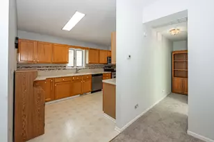 332 Palomino Ct, Grayslake, IL 60030 - Photo 7