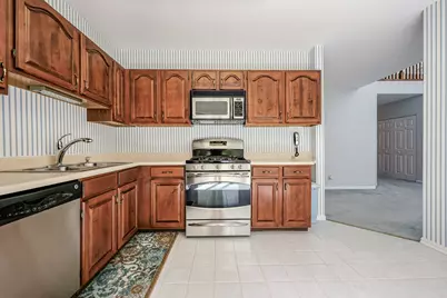 407 Town Place Circle #407, Buffalo Grove, IL 60089 - Photo 9
