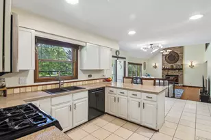 816 Bonnie Brae Ln, Bolingbrook, IL 60440 - Photo 21