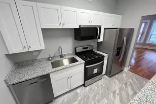 926 W Belle Plaine Ave, Chicago, IL 60613 - Photo 7