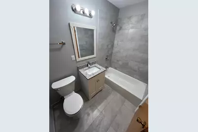 926 W Belle Plaine Avenue #1W, Chicago, IL 60613 - Photo 11