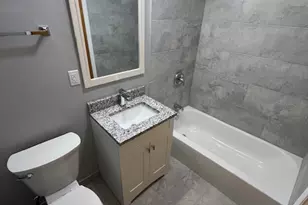 926 W Belle Plaine Ave, Chicago, IL 60613 - Photo 11