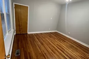 926 W Belle Plaine Ave, Chicago, IL 60613 - Photo 13