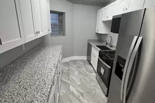 926 W Belle Plaine Ave, Chicago, IL 60613 - Photo 5