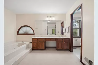 837 Heatherstone Drive, Schaumburg, IL 60173 - Photo 11