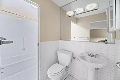 40 E 9th Street #1907, Chicago, IL 60605 - Photo 17
