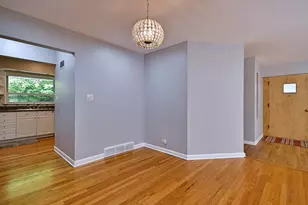 4915 Jerome Ave, Skokie, IL 60077 - Photo 9