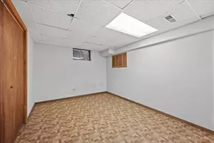251 N Cambridge Dr, Geneva, IL 60134 - Photo 35