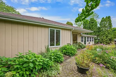 251 N Cambridge Drive, Geneva, IL 60134 - Photo 43