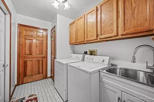 251 N Cambridge Dr, Geneva, IL 60134 - Photo 29