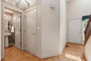 2752 Whitlock Dr, Darien, IL 60561 - Photo 3