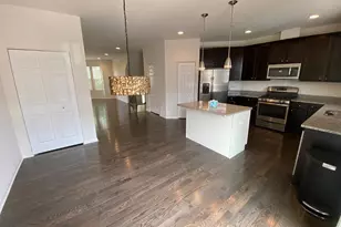 2873 Henley Ln, Naperville, IL 60540 - Photo 9