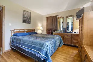 560 W Berkley Ln, Hoffman Estates, IL 60169 - Photo 9