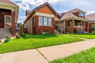 4945 W Wolfram St, Chicago, IL 60641 - Photo 3