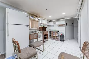 4945 W Wolfram St, Chicago, IL 60641 - Photo 23