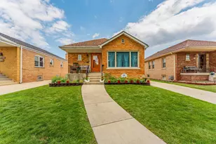 9327 S Avers Ave, Evergreen Park, IL 60805 - Photo 1