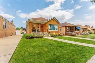 9327 S Avers Ave, Evergreen Park, IL 60805 - Photo 3