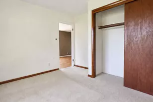 113 Raffel Rd, Woodstock, IL 60098 - Photo 5