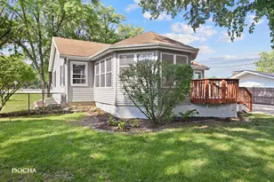 312 Oak St, North Aurora, IL 60542 - Photo 5