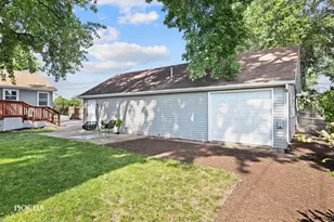312 Oak St, North Aurora, IL 60542 - Photo 9