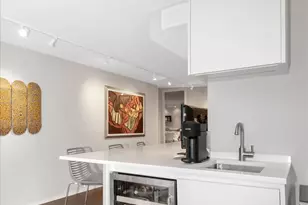 200 E Delaware Pl, Chicago, IL 60611 - Photo 7