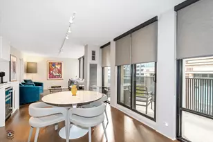 200 E Delaware Pl, Chicago, IL 60611 - Photo 3